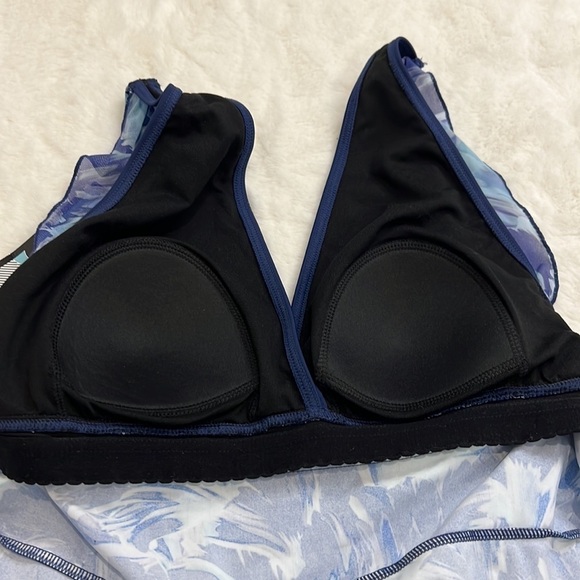Mazu swim top  v neck size 10 NWT - Picture 9 of 16